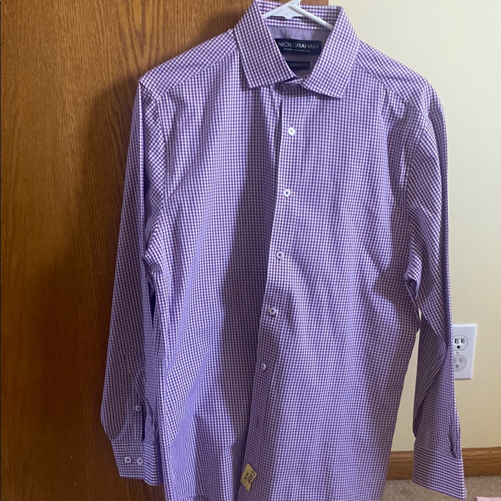 Purple Dress Shirt with Pointed Collar and Tailored Fit
